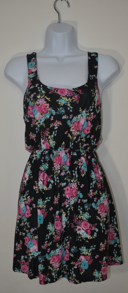♡Casual black flowered dress for any occasion.
